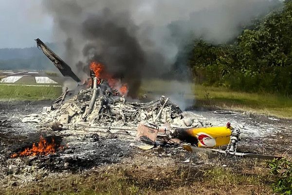 மலேசியாவில் உலங்கு வானூர்தி  விபத்து!  05 பேர் உயிரிழப்பு!